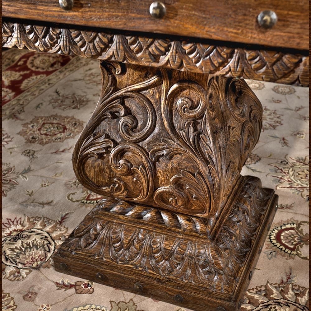 Corazón Dining Table