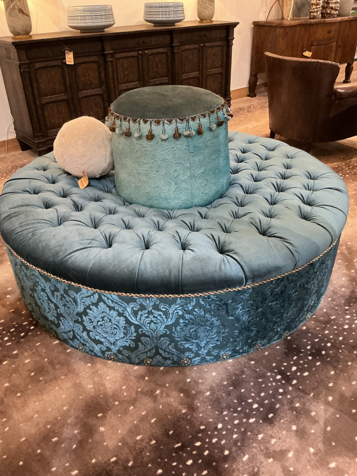 Regency Round Settee