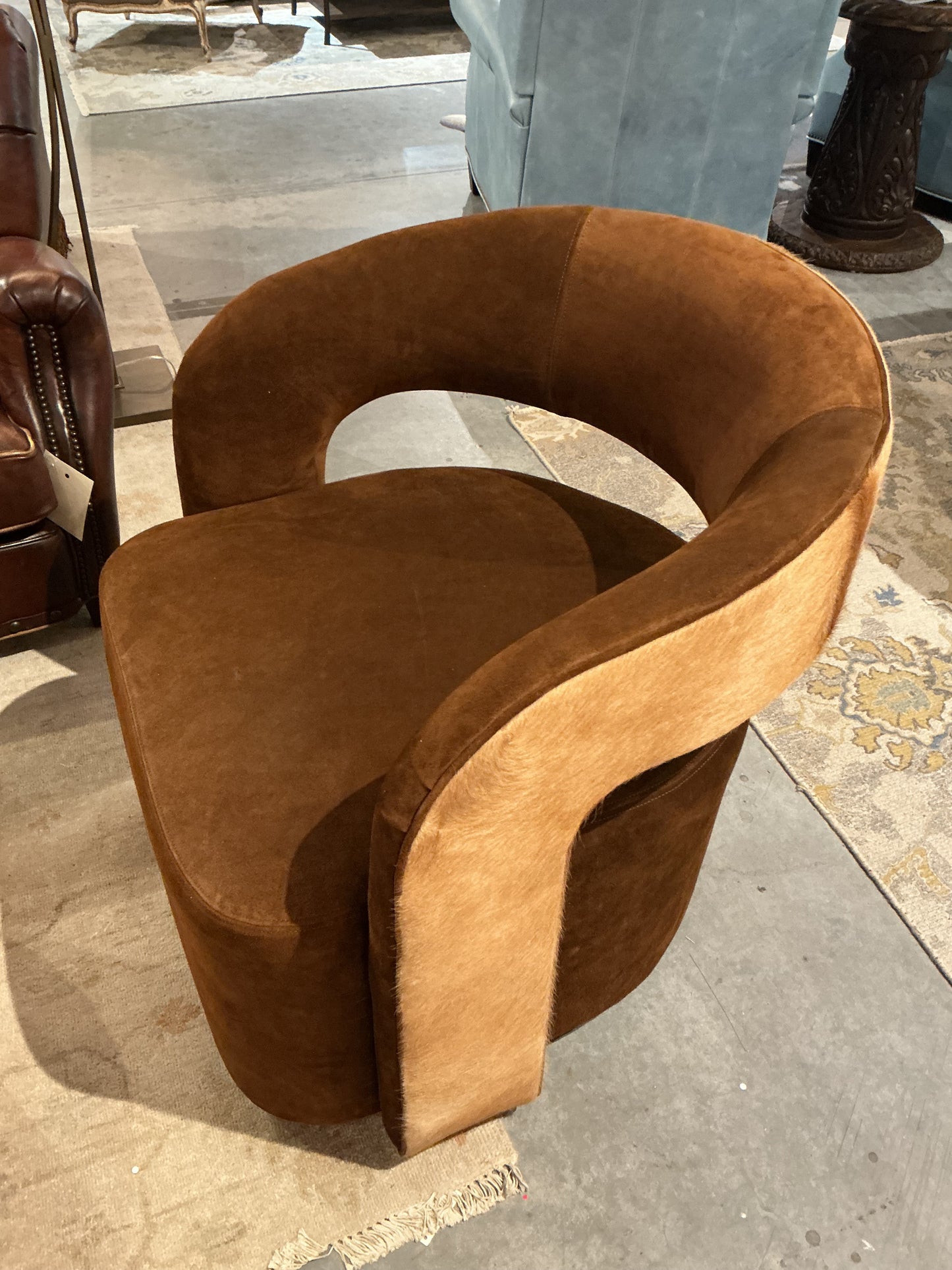 Valyn Swivel Chair