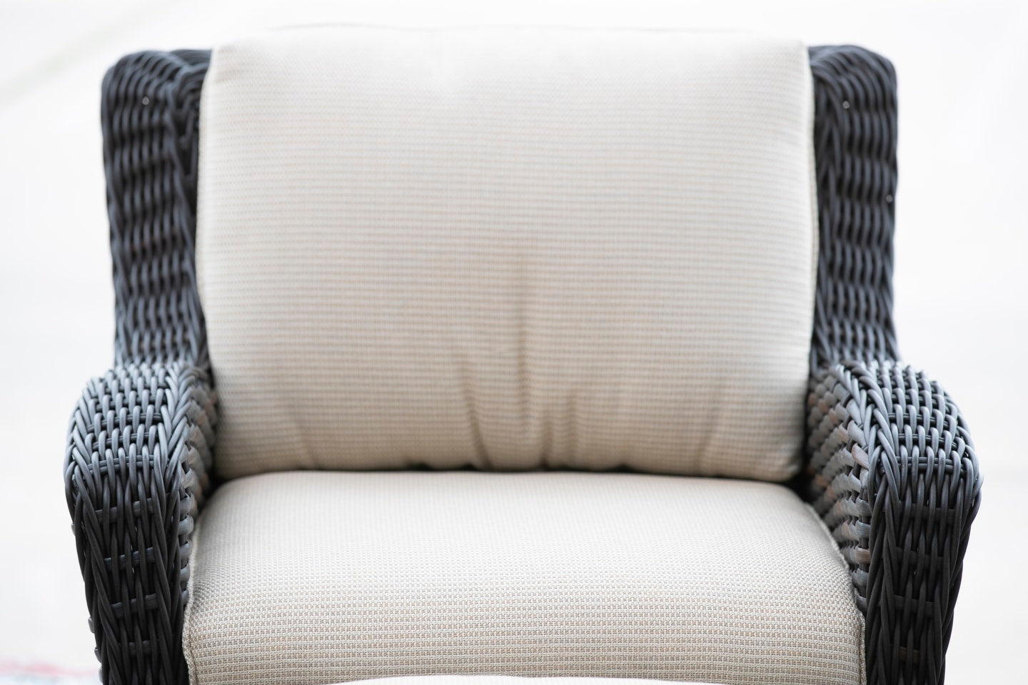 Chestnut Dru Swivel Chair