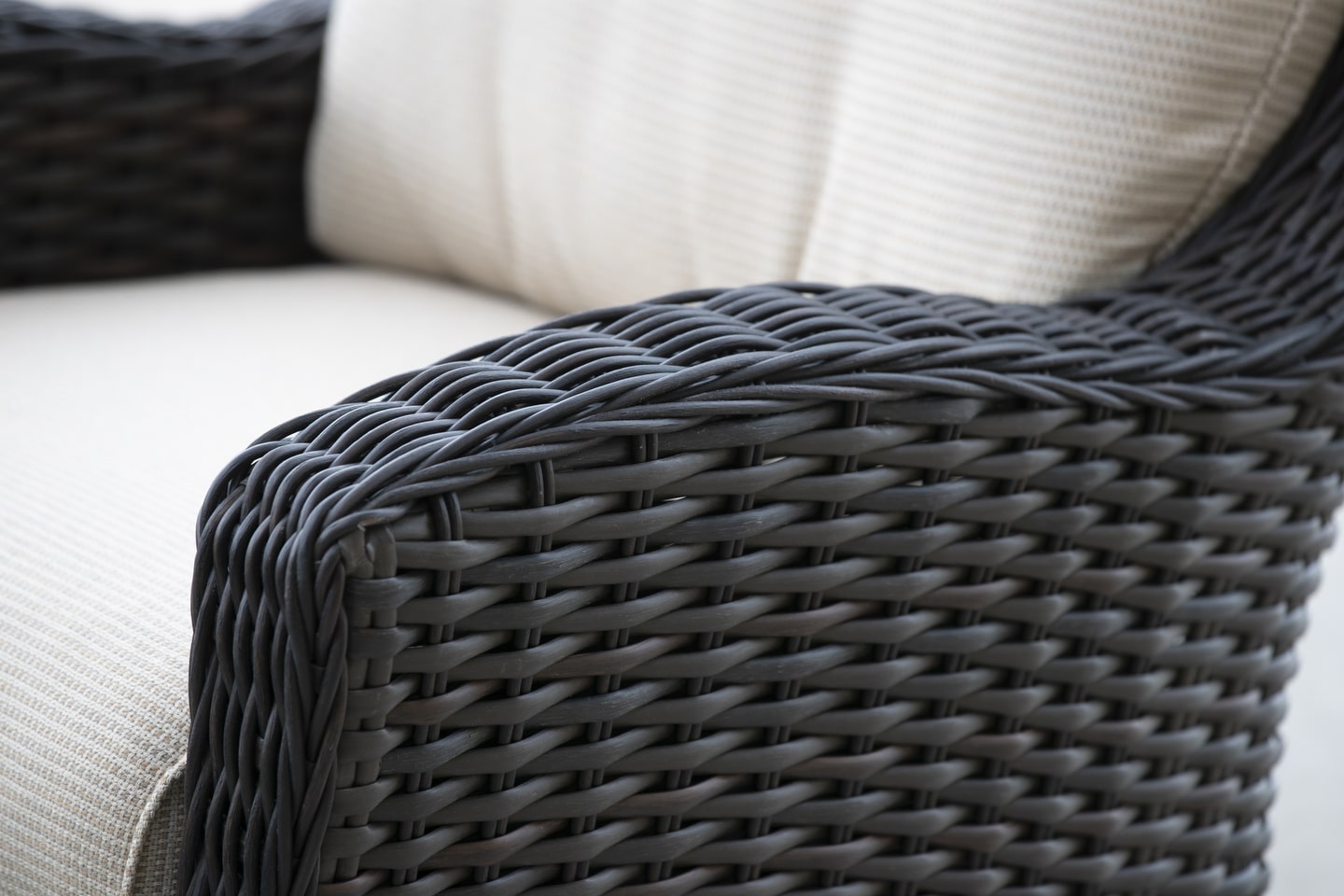 Chestnut Dru Swivel Chair