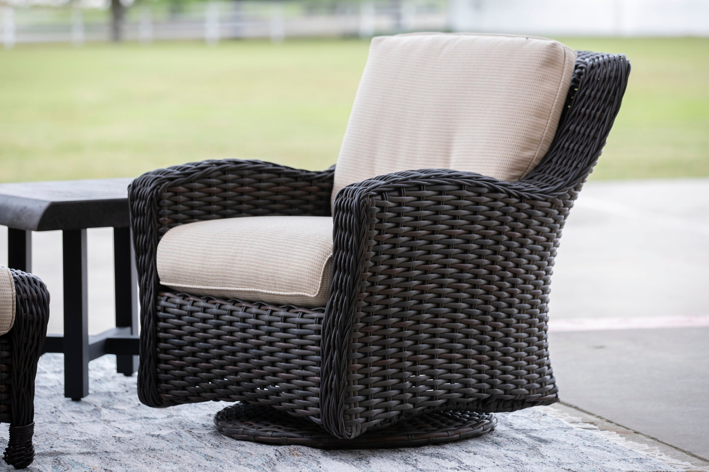 Chestnut Dru Swivel Chair