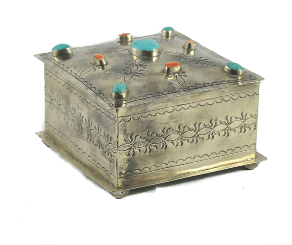 WJA-104: SQUARE STAMPED MULTI STONE BOX