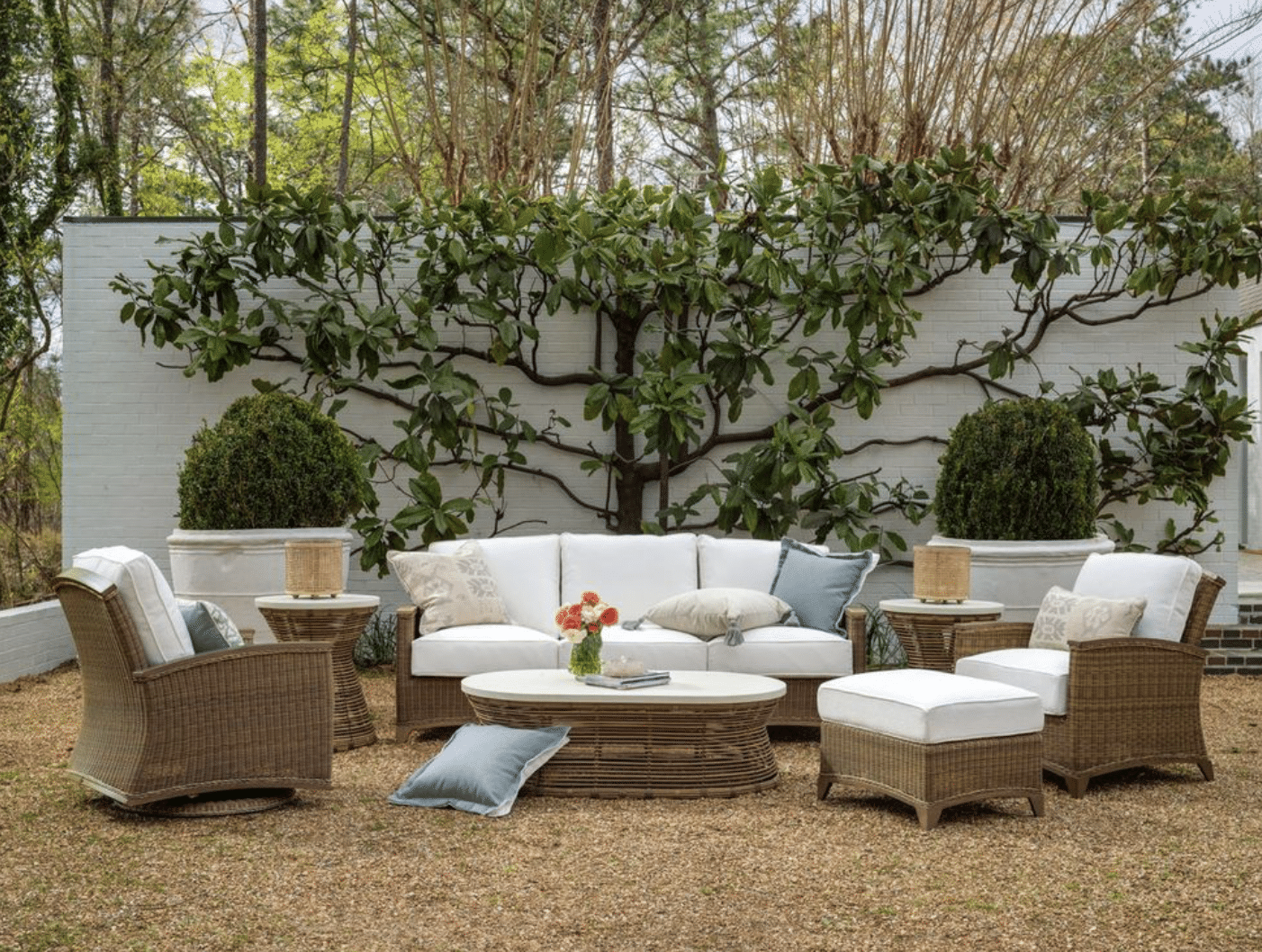 Astoria Outdoor Setting